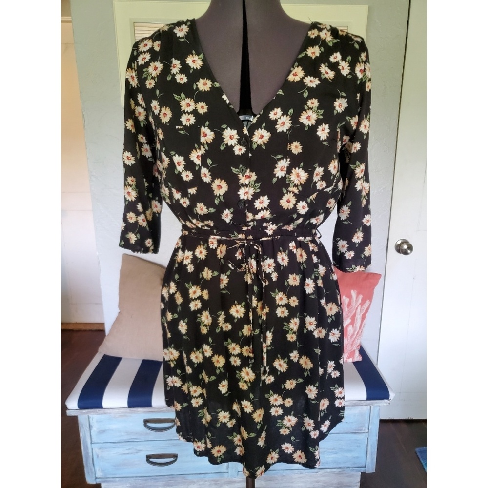 Black Daisy Short Dress